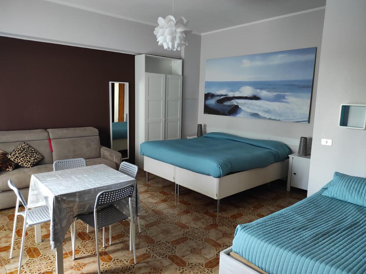 B&B Residenza Leonardo Falconara Marittima Eksteriør billede